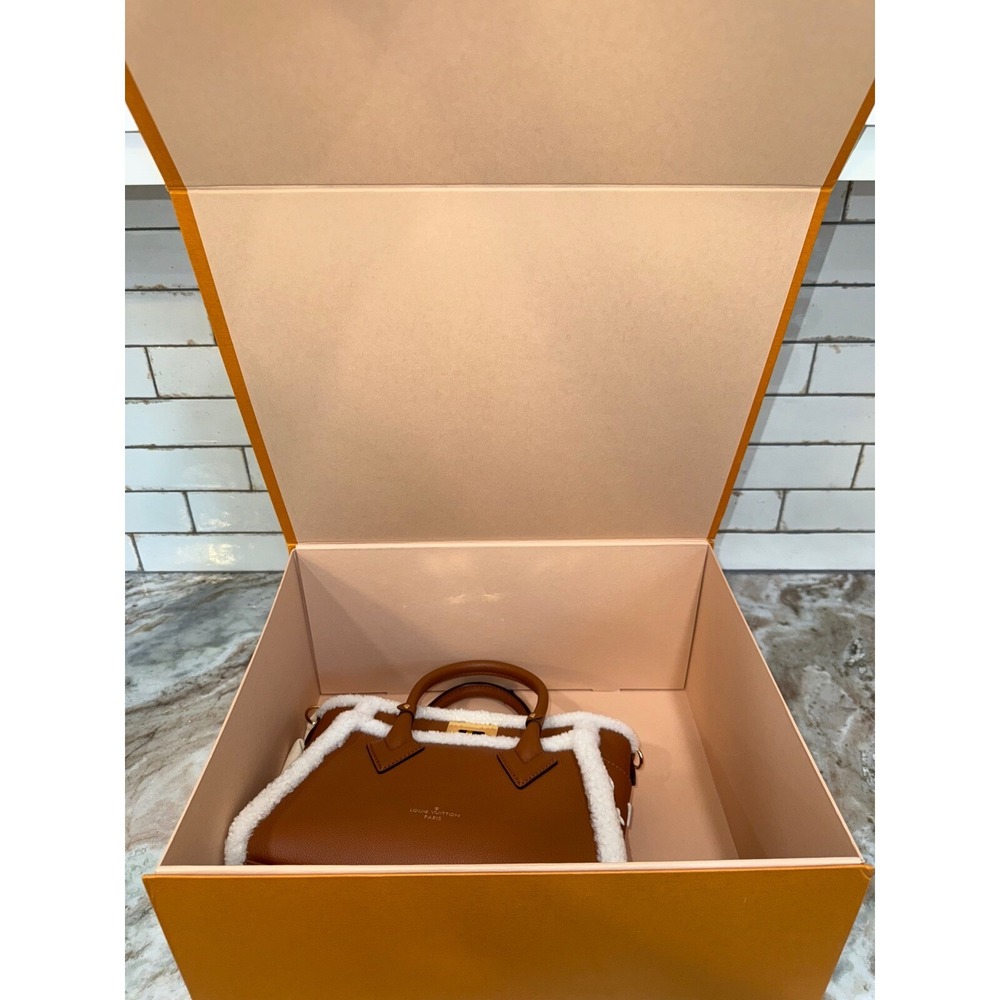 Louis Vuitton On My Side PM Caramel Leather Shearling Monogram Handbag M58918 - Picture 8 of 12